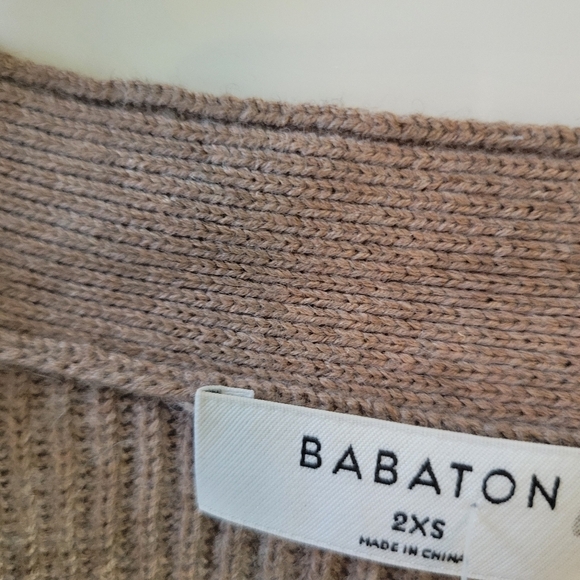 Aritzia Babaton Bespoke ribbed button V neck Cardigan beige Oversized xxs Small - Picture 5 of 6